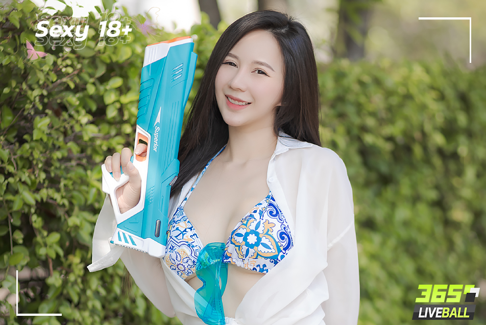 น้องมิ้ง นางแบบสาวหน้าสวยใยที่จะมาเล่นน้ำให้เอฟซีชุ่มฉ่ำ